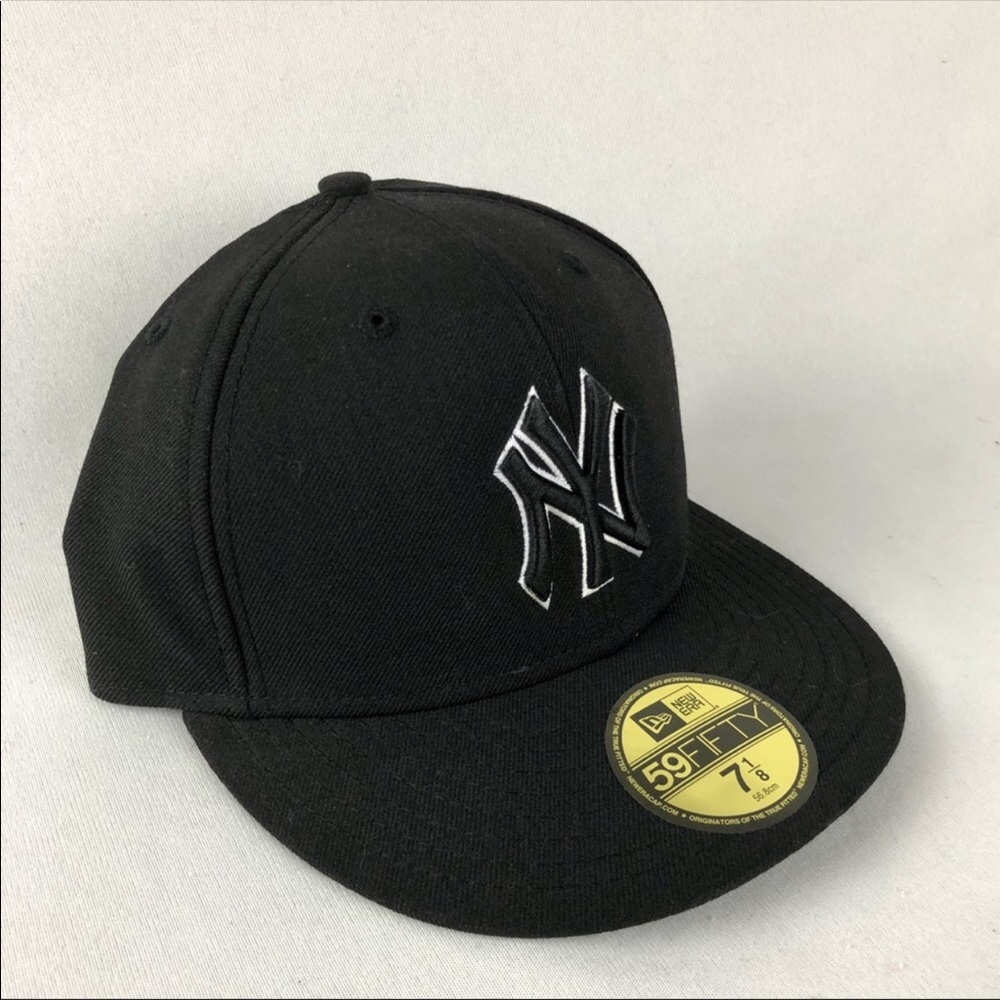 Caps